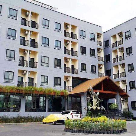Hotel Iya Pathum Thani Exteriör bild