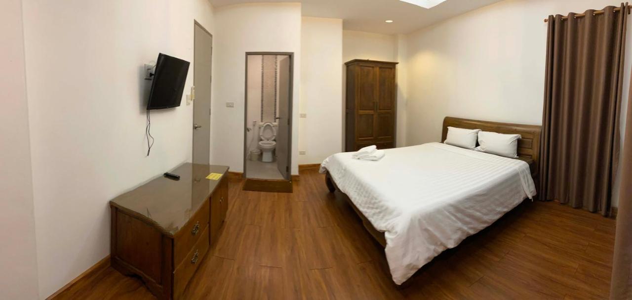 Hotel Iya Pathum Thani Exteriör bild