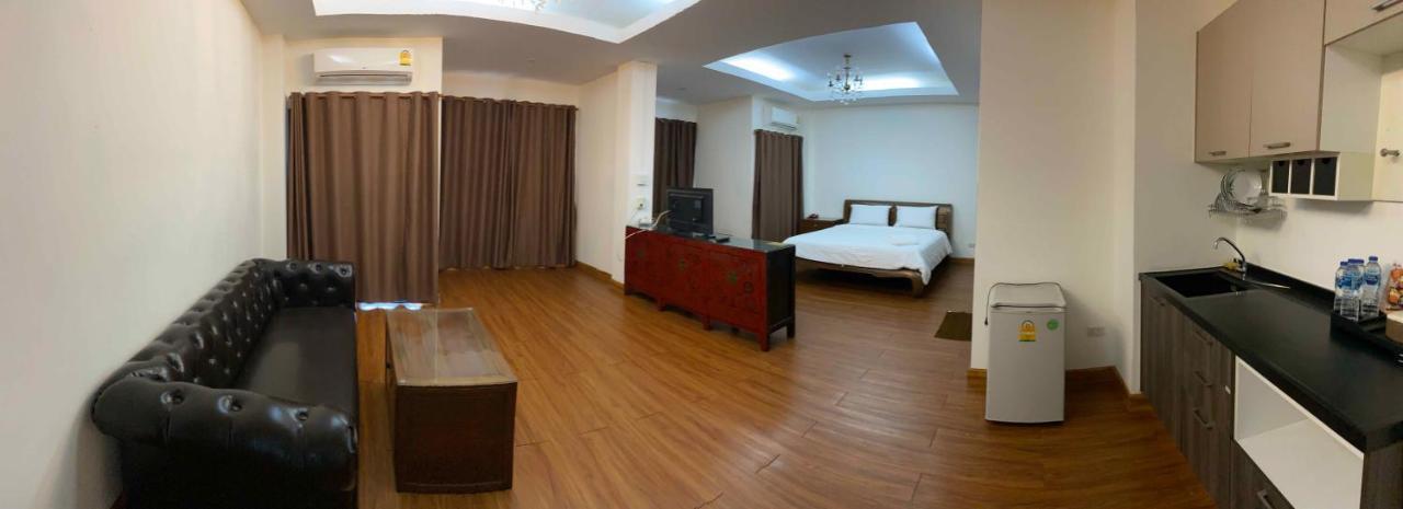 Hotel Iya Pathum Thani Exteriör bild